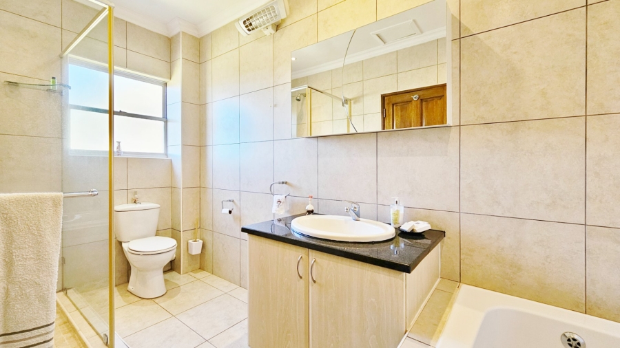 4 Bedroom Property for Sale in Bishops Bay Free State
